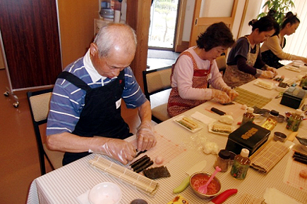 飾り巻き寿司調理風景